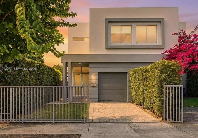 property at 2852 SW 32nd Ct