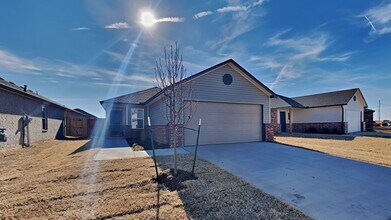 9312 NW 129th St in Yukon, OK - Building Photo - Building Photo