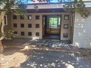 385 Pool St in Biddeford, ME - Foto de edificio - Building Photo