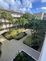 7815 Camino Real in Coral Gables, FL - Building Photo