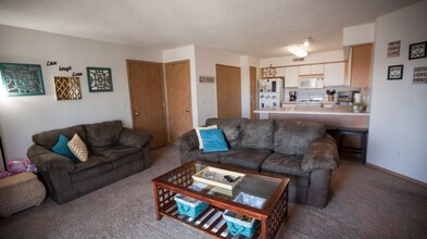 2869 Coral Ct-Unit -302 in Coralville, IA - Building Photo - Building Photo