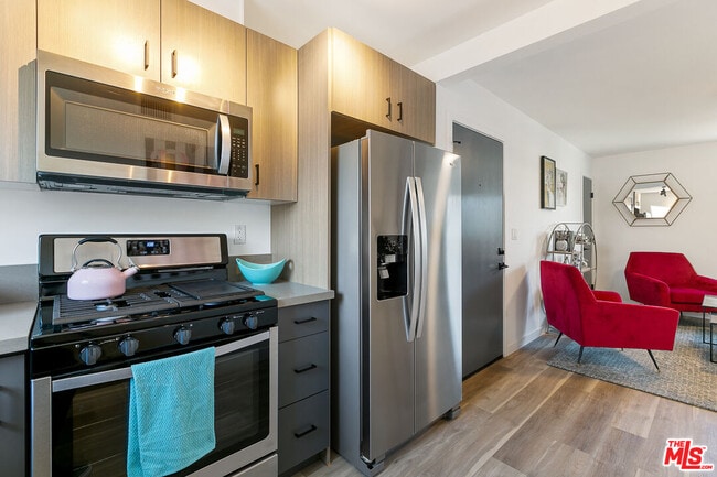 property at 2918 Hauser Blvd