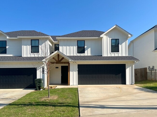 14560 CR 2191 in Whitehouse, TX - Building Photo - Building Photo