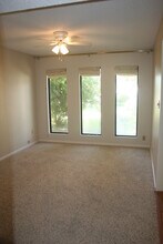 7200 Snowmass Ln in Bakersfield, CA - Building Photo - Building Photo