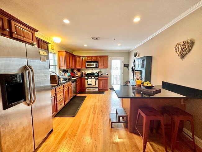 146 Adams St, Unit 2