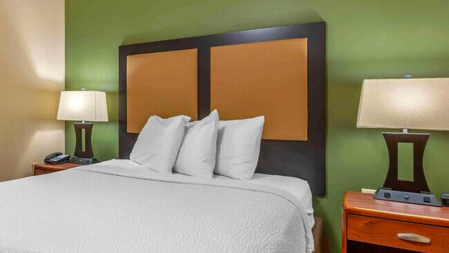 200 Meijer Dr in Florence, KY - Building Photo - Building Photo