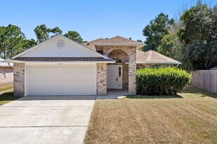 605 Downhaul Dr in Pensacola, FL - Building Photo