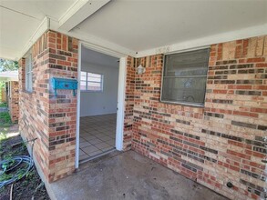 1528 W Elm St in Denison, TX - Building Photo - Building Photo