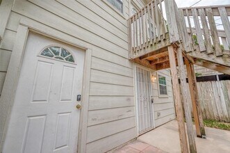 2051 Santa Rosa St in Houston, TX - Building Photo - Building Photo