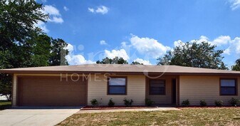 122 Kinstle Hill Dr in Auburndale, FL - Building Photo