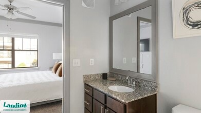 4689 Mustang Pkwy, Unit 2211 in Carrollton, TX - Foto de edificio - Building Photo