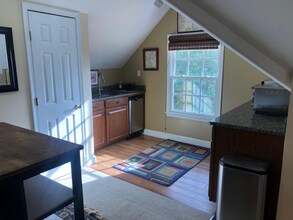 5804 Searl Terrace in Bethesda, MD - Foto de edificio - Building Photo