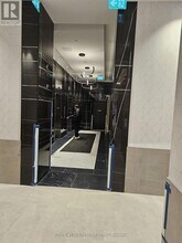 204 Burnhamthorpe Rd E in Mississauga, ON - Building Photo - Building Photo