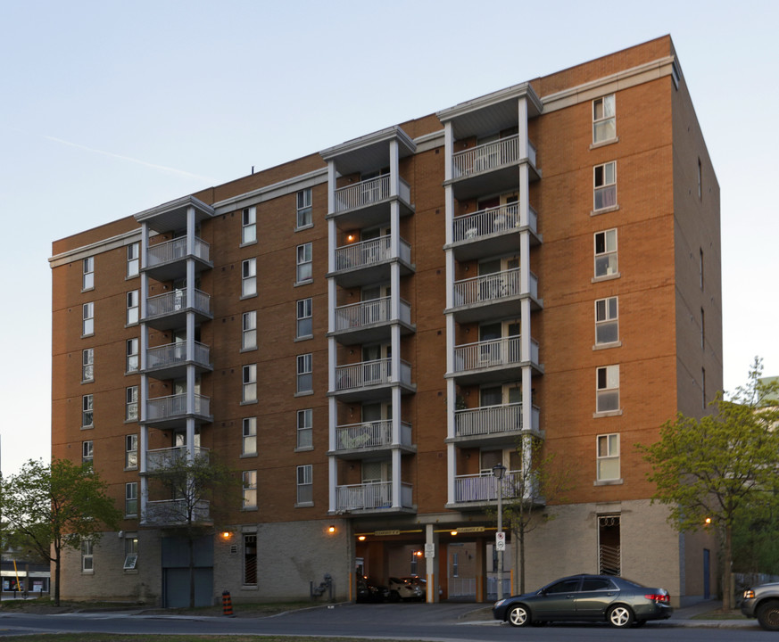 Lady Stanley Place in Ottawa, ON - Building Photo