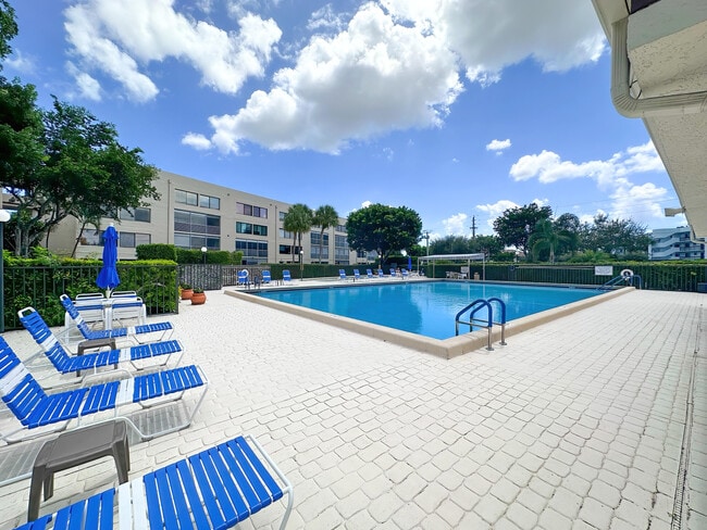 property at 3154 Via Poinciana