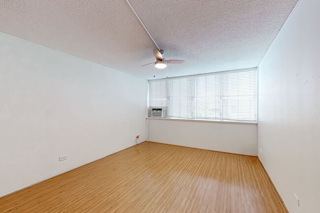 2444 Tusitala St in Honolulu, HI - Building Photo - Building Photo