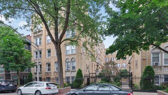 846 W Ainslie St in Chicago, IL - Building Photo