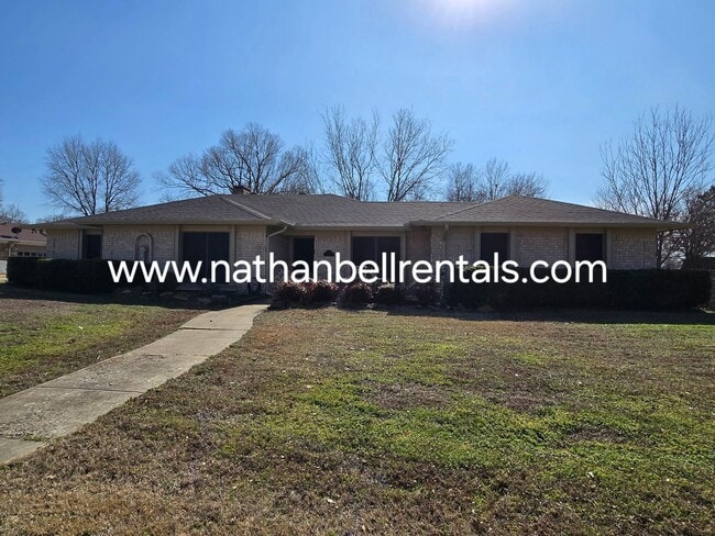3910 Shannon Dr in Paris, TX - Building Photo - Building Photo