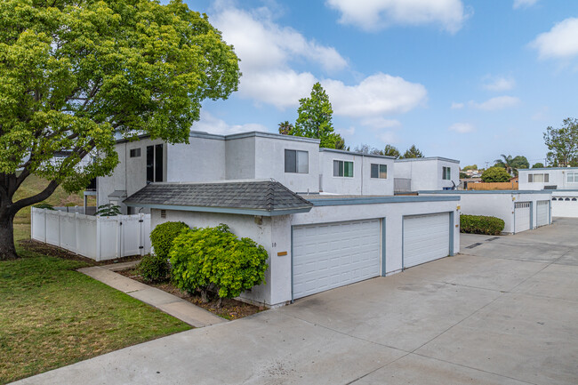 Autumn Hills in Chula Vista, CA - Building Photo - Building Photo