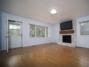 102 McCall St in Clover, SC - Building Photo - Building Photo