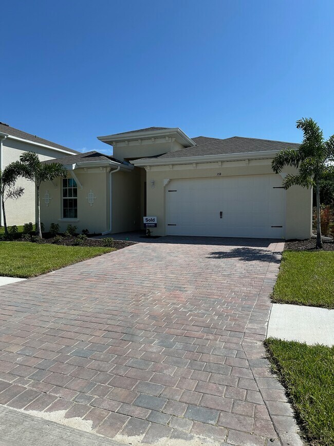 374 Spring Hill Lake Loop in Cape Coral, FL - Building Photo - Building Photo