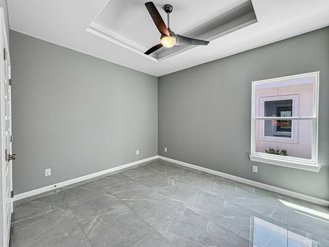 3311 Wolf Creek Ave, Unit 2 in Edinburg, TX - Foto de edificio - Building Photo