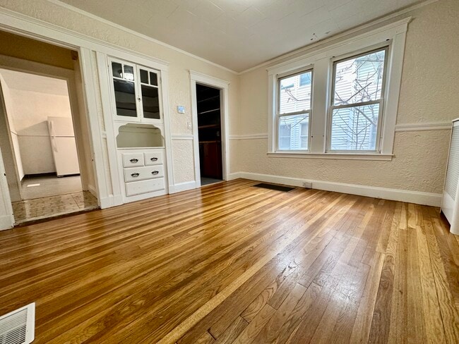 74 Lewis St, Unit 1