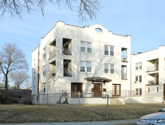 Ashburton/Walbrook in Baltimore, MD - Foto de edificio - Building Photo