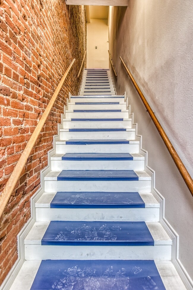 property at 112 E Alamo St