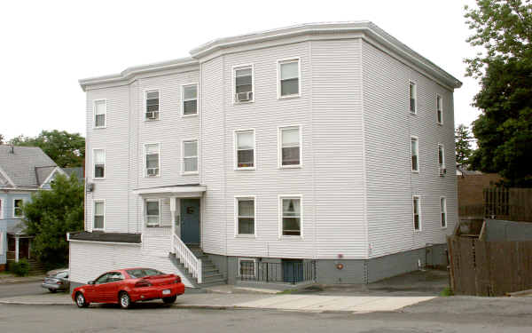 121 High Rock St in Lynn, MA - Foto de edificio - Building Photo