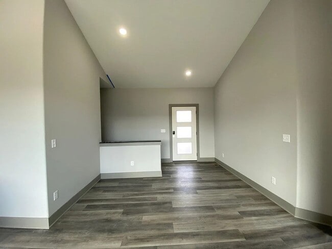 2279 S Chateau Ct in Wichita, KS - Building Photo - Building Photo