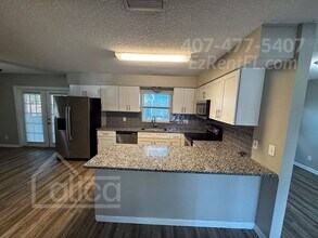 5915 Renault Dr W in Jacksonville, FL - Building Photo - Building Photo