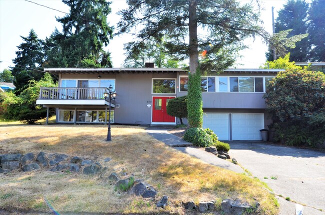 7711 SE 39th St in Mercer Island, WA - Building Photo - Building Photo