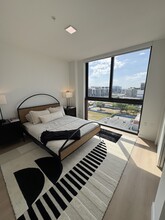 137 NW 31st St, Unit B1 in Miami, FL - Building Photo - Building Photo