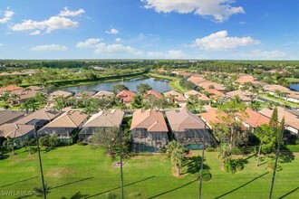 7864 Valencia Ct in Naples, FL - Building Photo - Building Photo