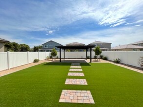 2437 E Alta Vista Rd in Phoenix, AZ - Building Photo - Building Photo