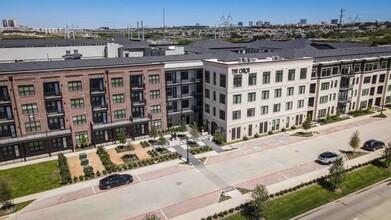 The Chloe in The Colony, TX - Foto de edificio - Building Photo