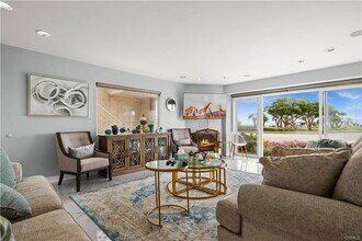 805 Ocean Ave in Seal Beach, CA - Building Photo - Building Photo