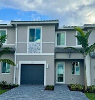 1355 SE 7th Ter in Homestead, FL - Building Photo
