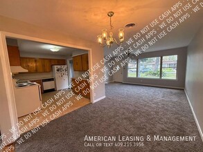 237 Berkshire Ln in Beaumont, TX - Building Photo - Building Photo