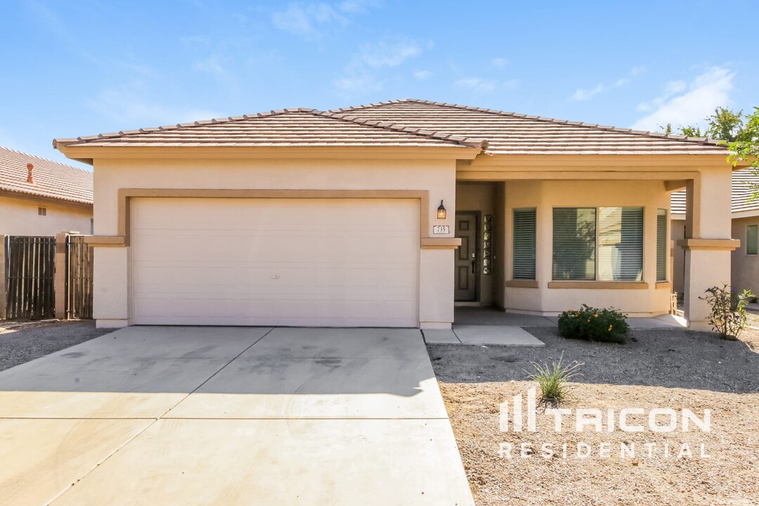 735 E Maddison St in San Tan Valley, AZ - Building Photo