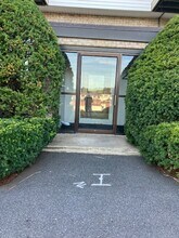 28 Williamsburg Ct, Unit #2 in Shrewsbury, MA - Building Photo - Building Photo