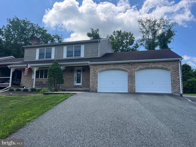 property at 20 Lehland Dr