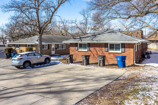 3420 Sw 8th St in Des Moines, IA - Building Photo - Building Photo