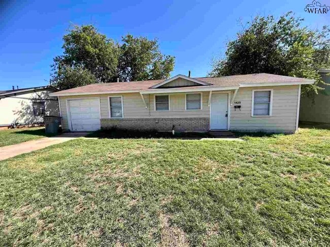 property at 1425 Harris Ln