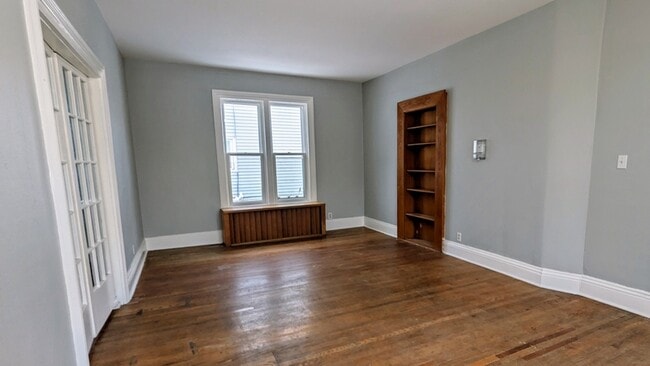 924 N Capitol Ave in Lansing, MI - Foto de edificio - Building Photo