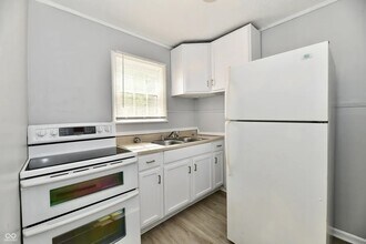 2966 N Olney St in Indianapolis, IN - Building Photo - Building Photo