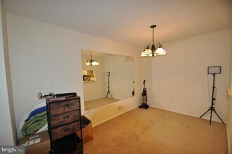 13 Voscek Ct in Trenton, NJ - Building Photo - Building Photo