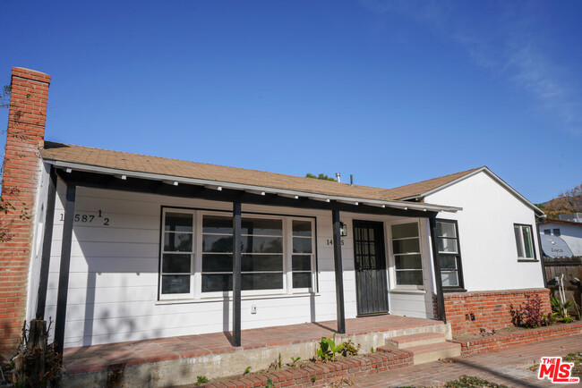 14587 Lyle St in Los Angeles, CA - Building Photo - Building Photo