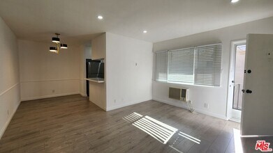 12942 Moorpark St in Los Angeles, CA - Building Photo - Building Photo